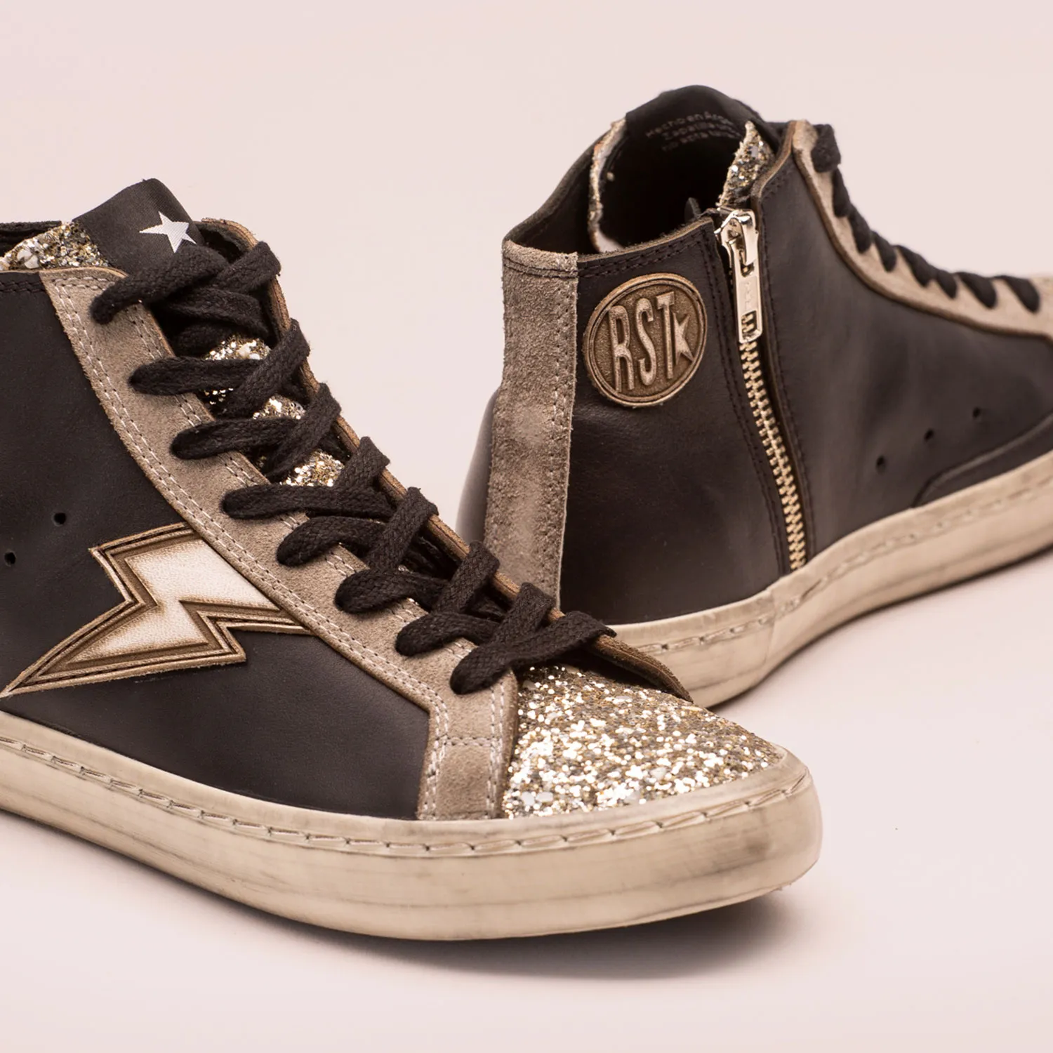 Code: 1074 Zapatilla Mid Star de Cuero Vacuno, Art: Vintage, Cuero vacuno, negro, natural patinado, Glitter Plata, Plantilla  17