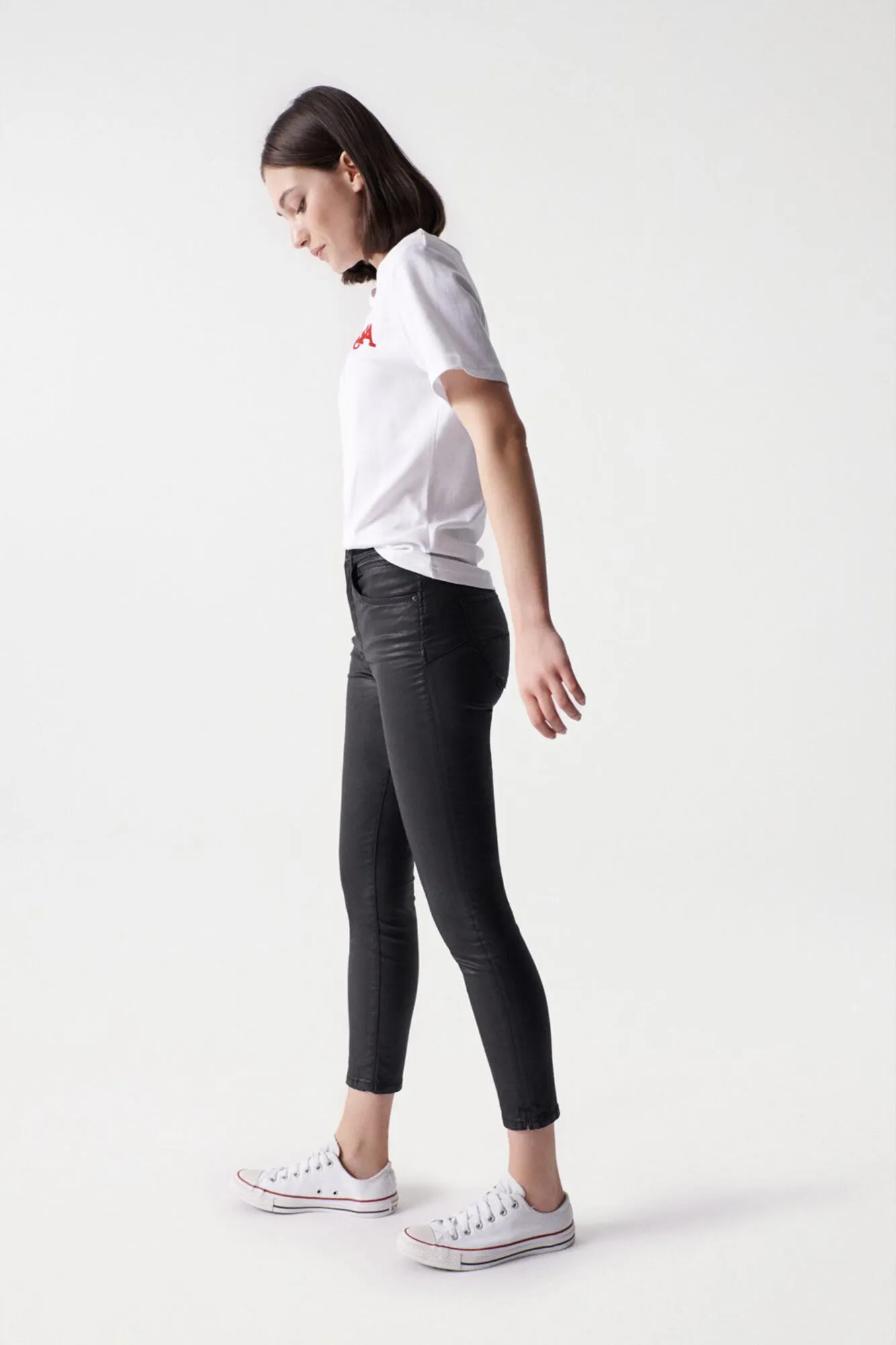 Faith cropped push-in jeans with a coating effect