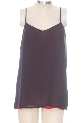 Top / Camiseta color Negro - Closeando